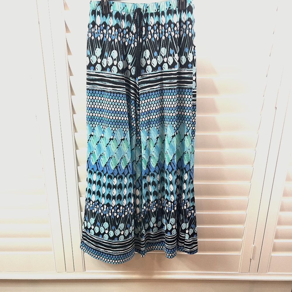 EUC New Direction Ladies Palazzo pants in blue Multi size S